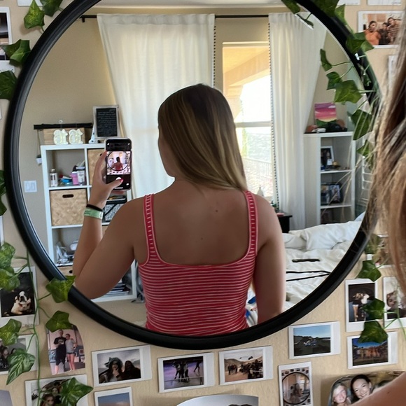 BillaBong small, striped, dark pink and white tanktop. - Picture 5 of 5